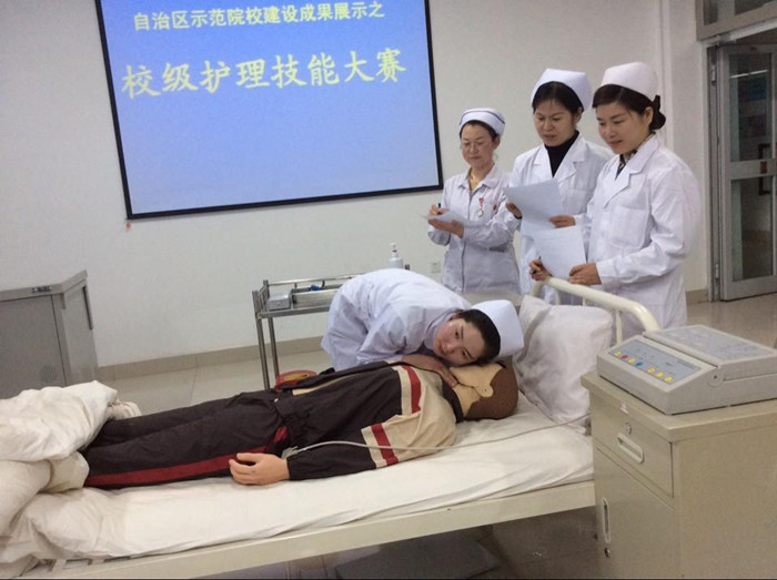 新葡的京集团8814医学系举行校级护理技能竞赛