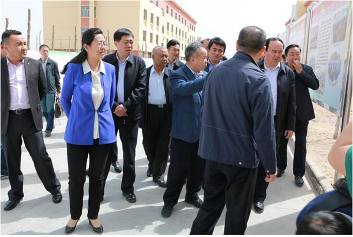 自治区政协主席努尔兰&#8226;阿不都满金一行莅临我院纺