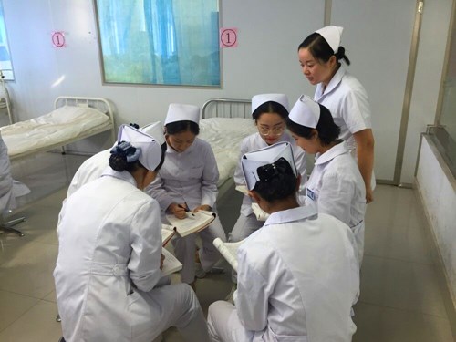 新葡的京集团8814医学系教师刘茵 荣获地区“五一”先进工作者称号