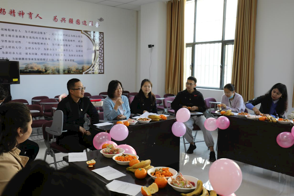 “岁老根弥壮，阳骄叶更浓”新葡的京集团8814隆重举行荣休教师欢送会