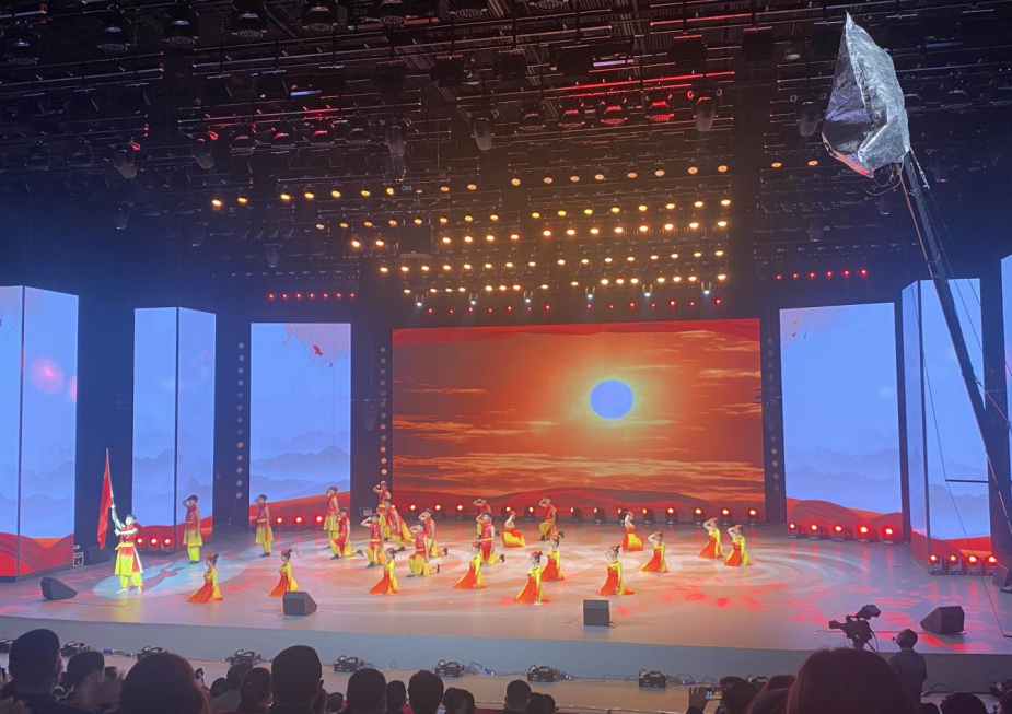 礼赞百年征程  青春筑梦远航  传承“五四”精神